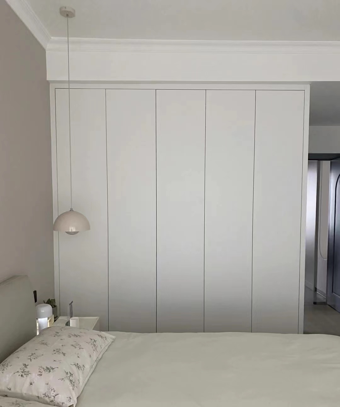 全靠自己琢磨的120㎡，装修上虽不高级但胜在实用，氛围令人轻松