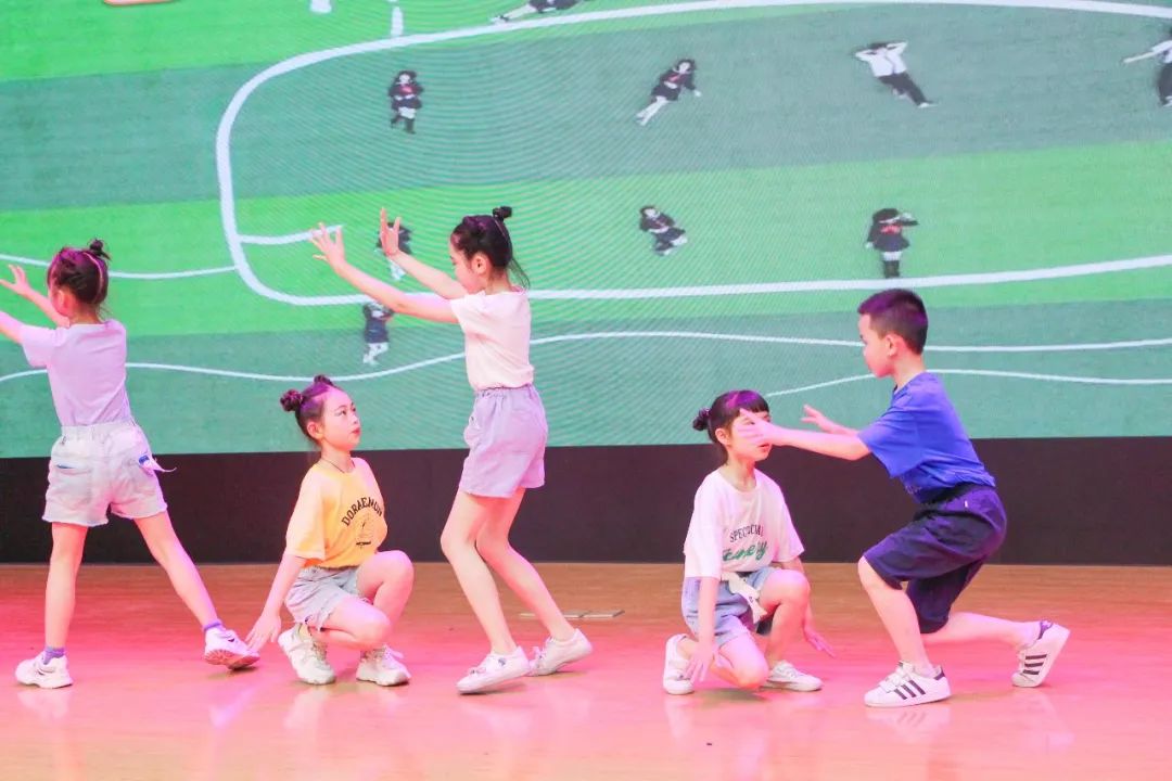 花田花绽，阅读悦心｜双流区黄甲小学举行读书节之阅读表演赛