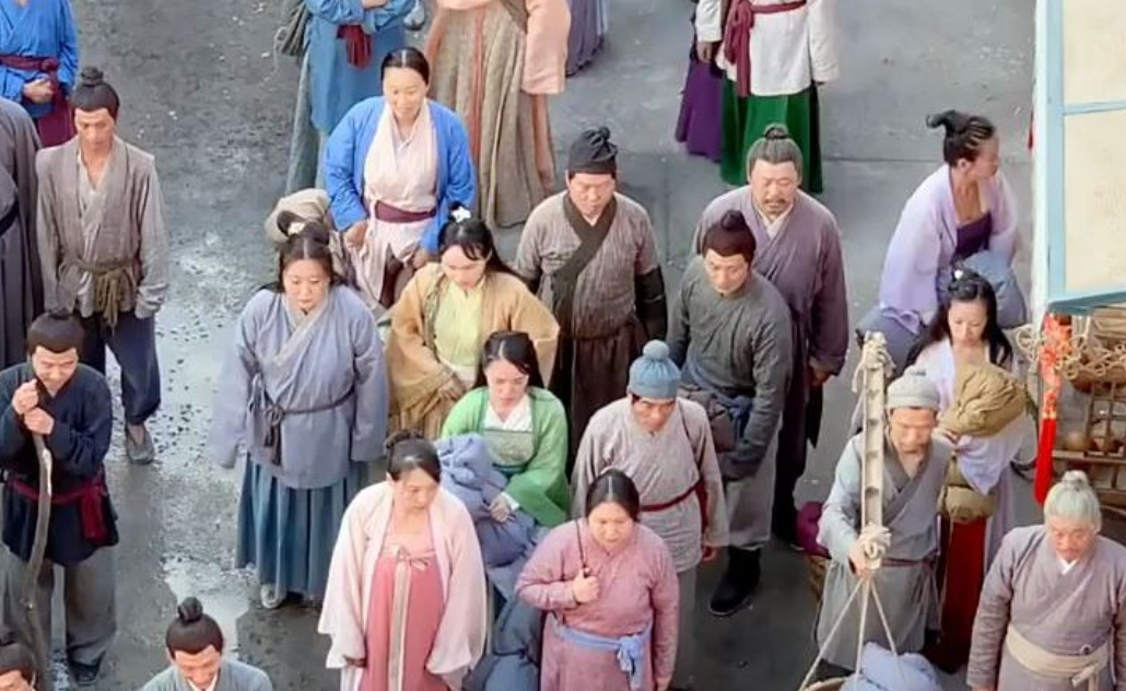 横店“20万群演”的现状：懒汉的天堂，疯子的乐园，光棍的世界