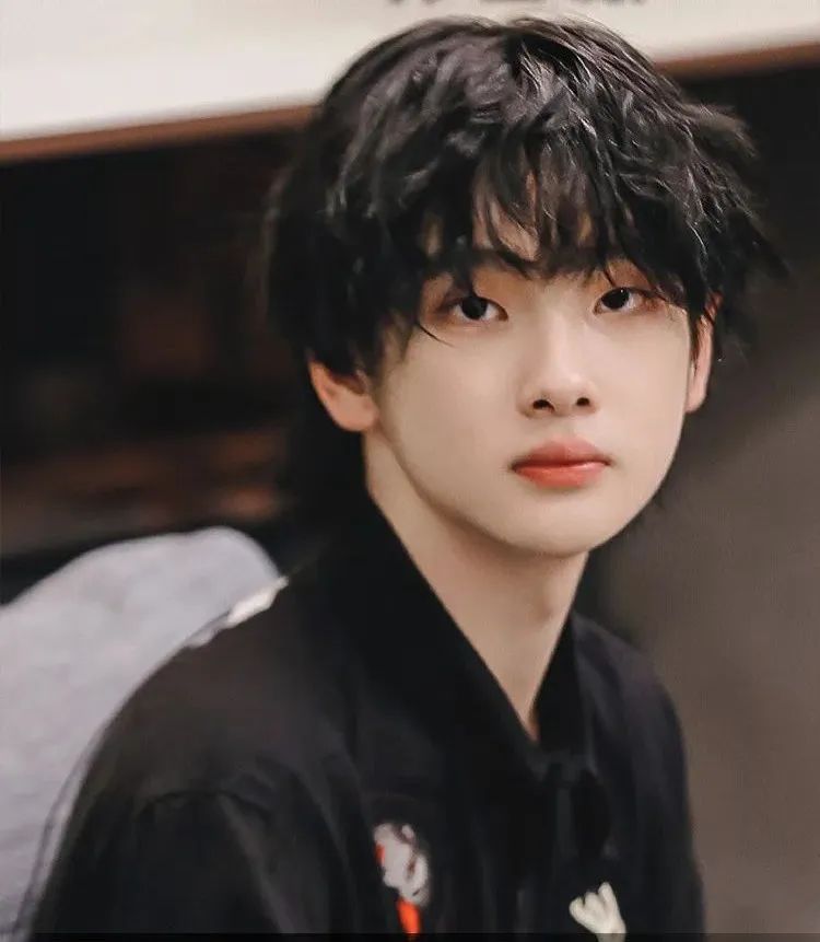 赵露思被田曦薇碰瓷？周震南复出开演唱会？张钧甯许光汉恋情？