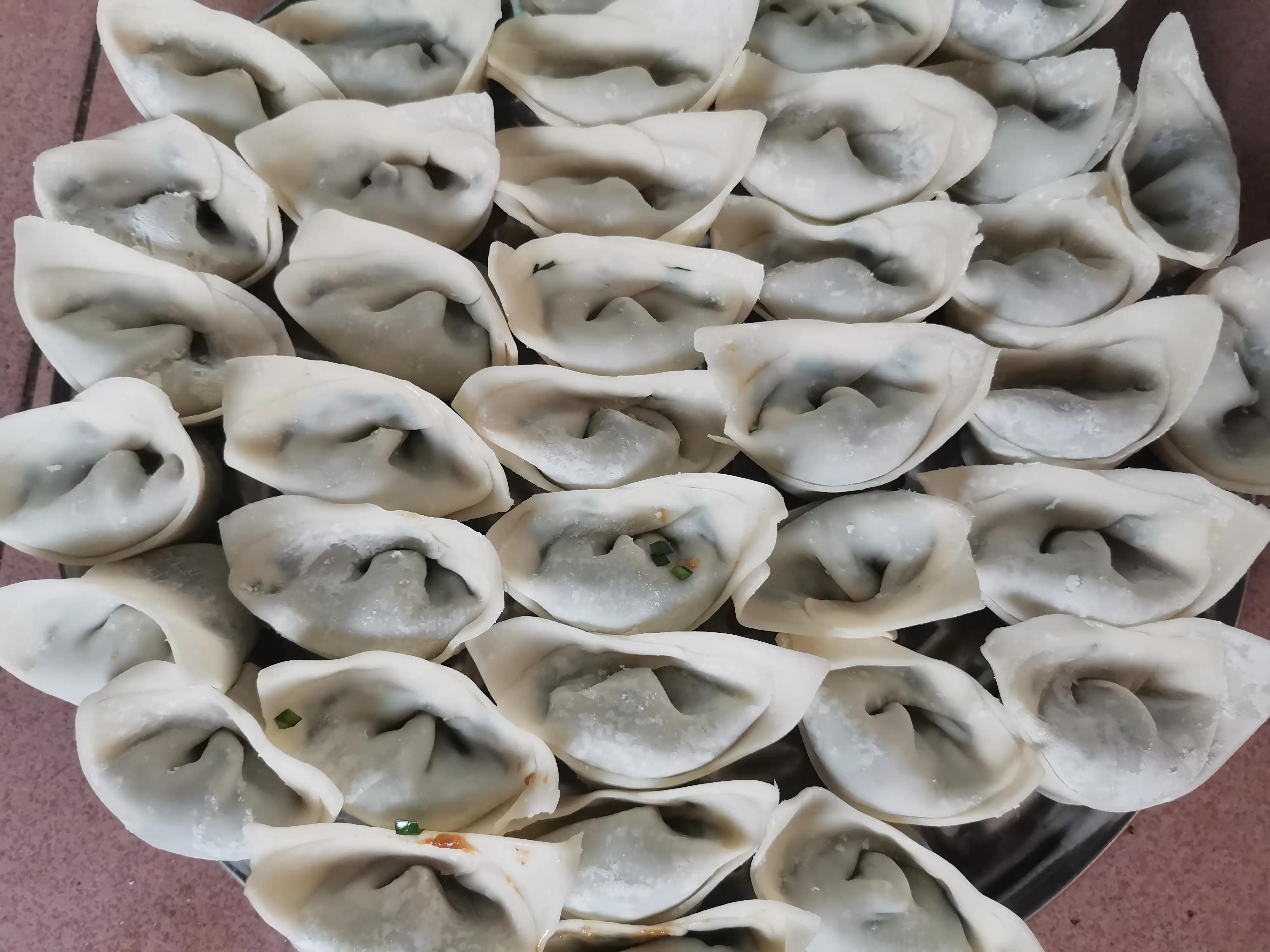 混沌,大家都不陌生吧,我们最喜欢吃的馄饨就是韭菜馅的,特别是春天里