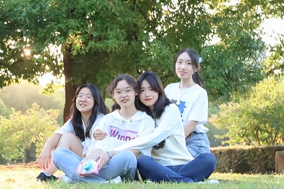 临近毕业才察觉，省内和省外读大学差别不小，有些人已经在后悔了