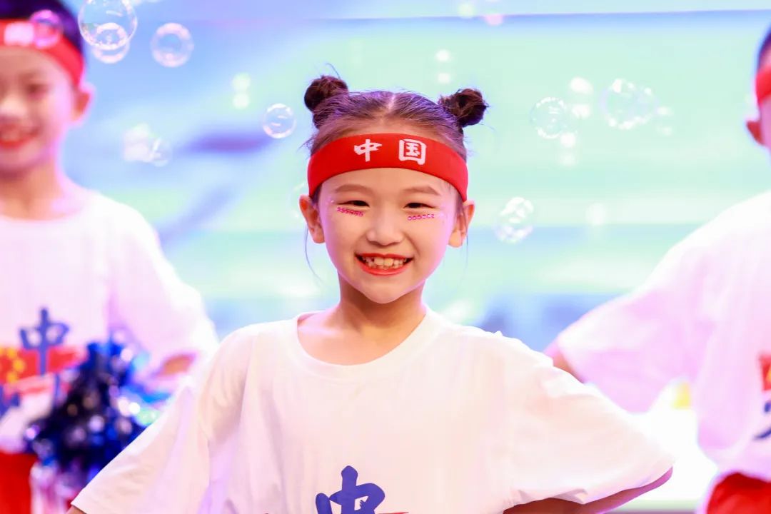 华阳实验小学举行“童星耀五月·艺术绽花开”群舞比赛（续）