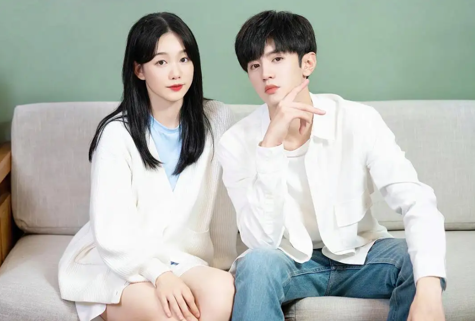 每日问答:迪丽热巴杨洋关系?刘亦菲男朋友?