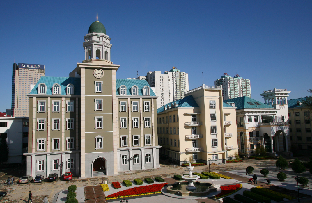 全国医药类大学排名前30强：协和稳居第一，考上就业不愁