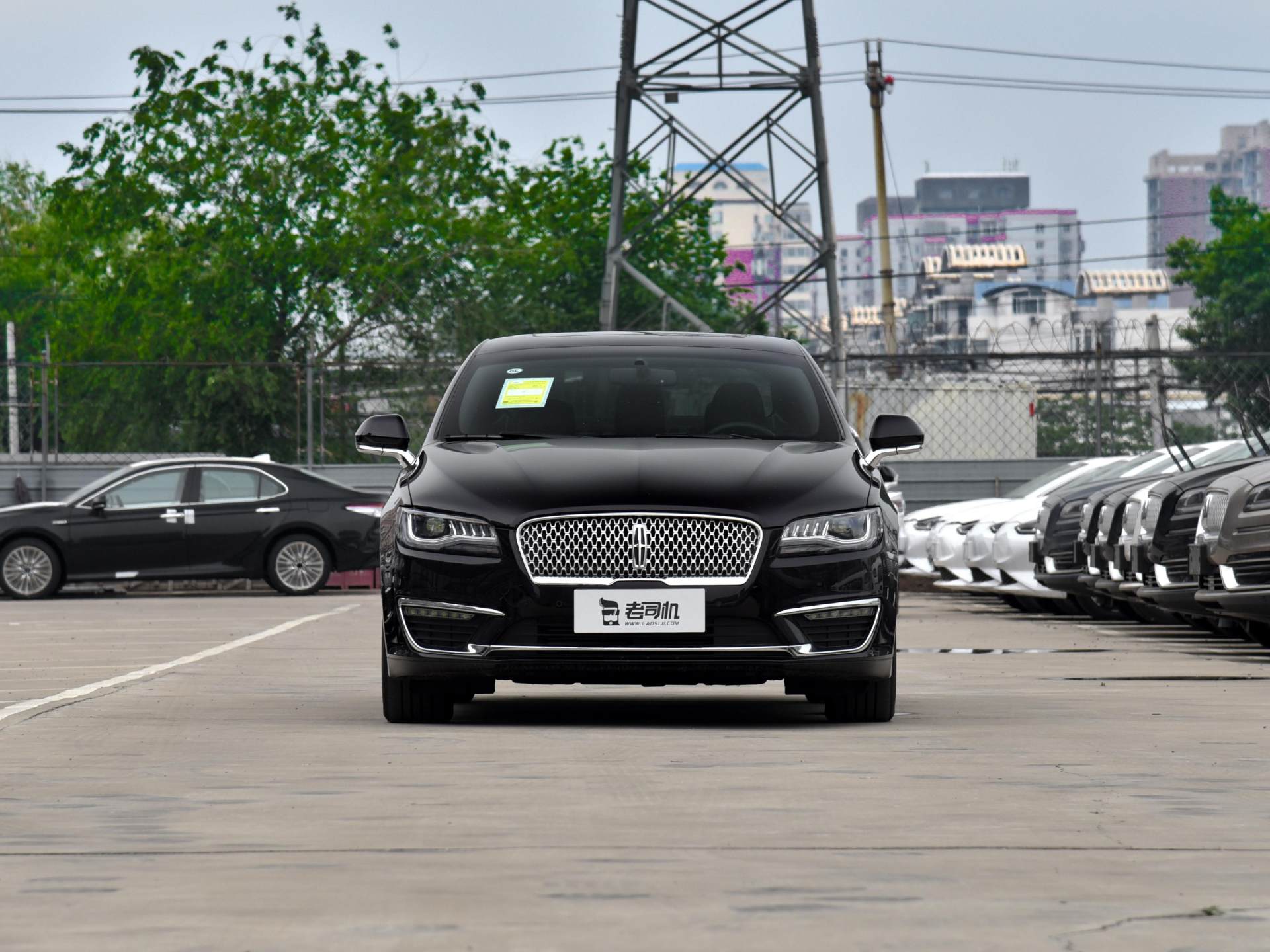 进口的中型车,优惠非常大,还豪华有个性,带你看林肯mkz