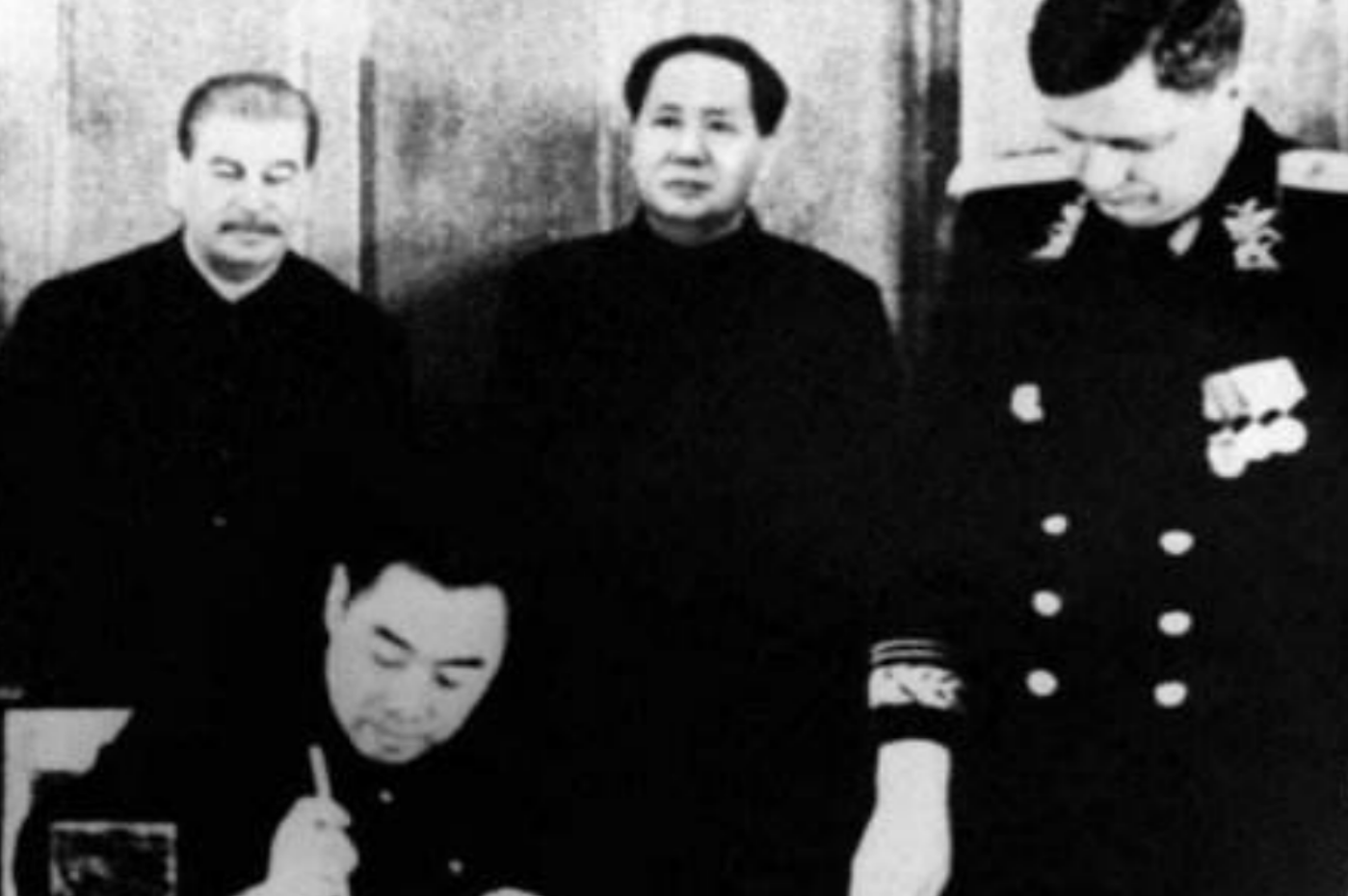 1953年斯大林去世，留下遗产共有多少？赫鲁晓夫：留下了千亿资产