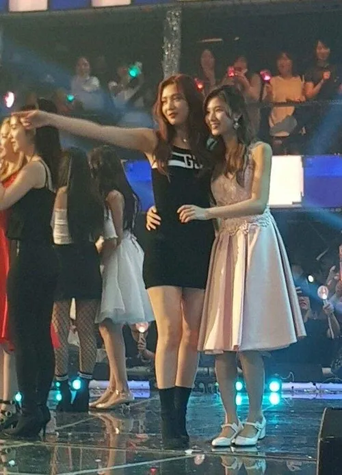 金泰亨和JENNIE的恋爱说?;IVE外国成员认识JOY?