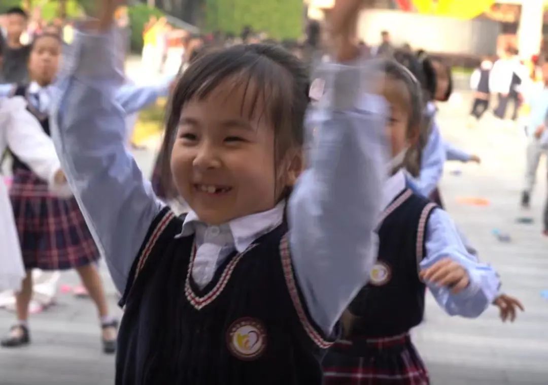 夏花灿烂 定格微笑｜成都高新区中和小学用微笑迎接每一天