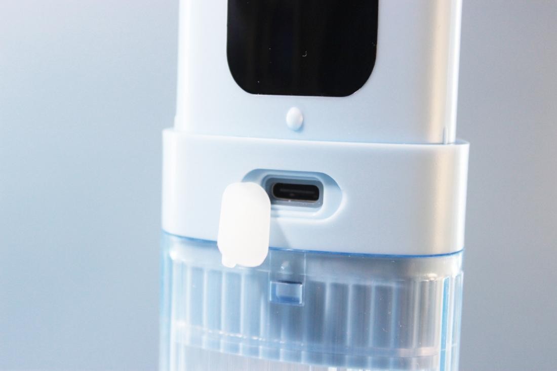 用上Poby小三角便携式冲牙器，远离各种口腔问题