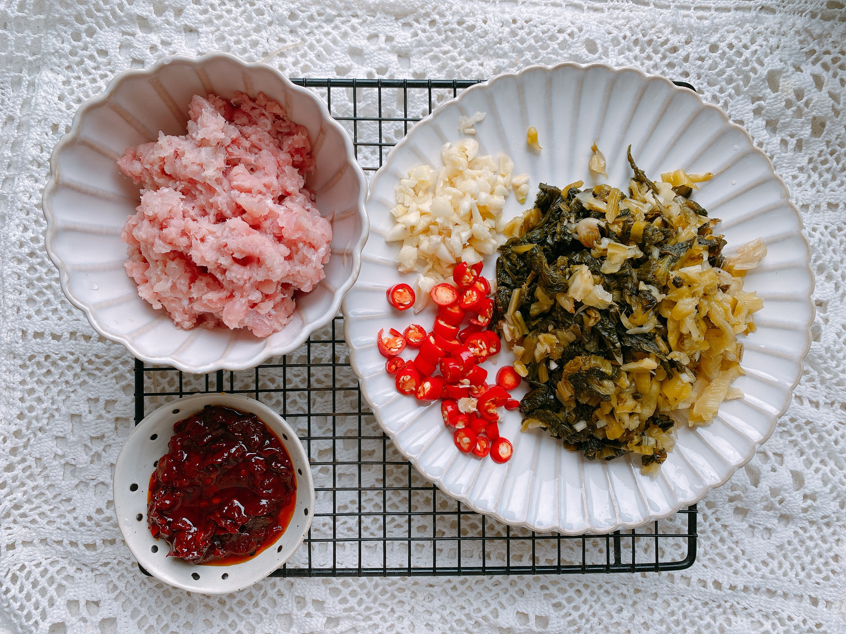 喜欢吃红薯粉的要试试这个做法，开胃解馋，比白菜炖粉条还要好吃