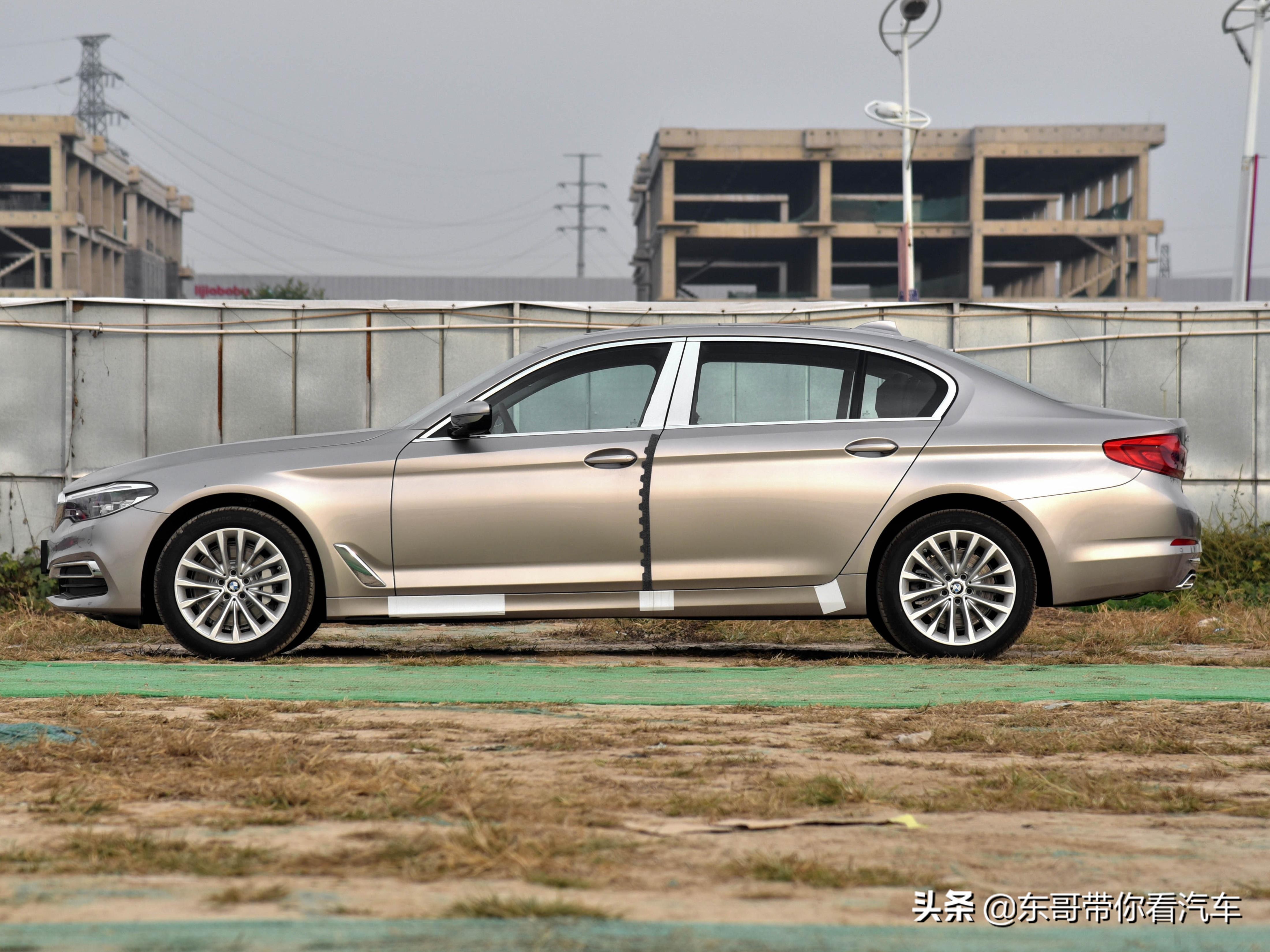 豪华中大型车领头羊，2.0T后驱，后排舒适，实拍宝马5系