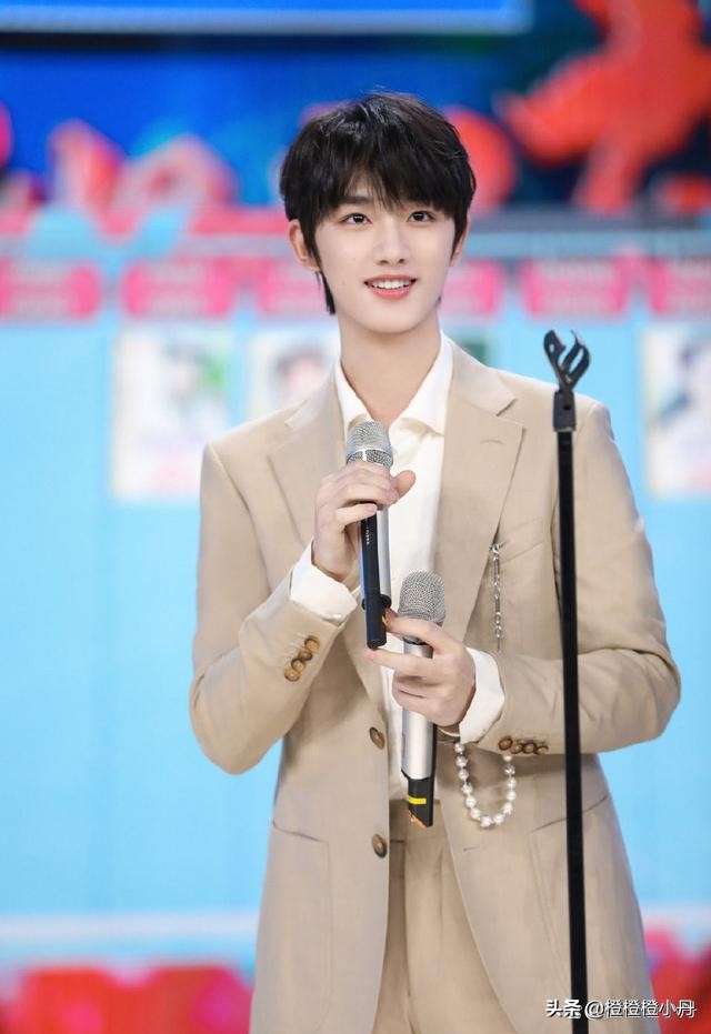 贯穿整个台风计划的丁程鑫，用七年改变了时代峰峻的淘汰制规则