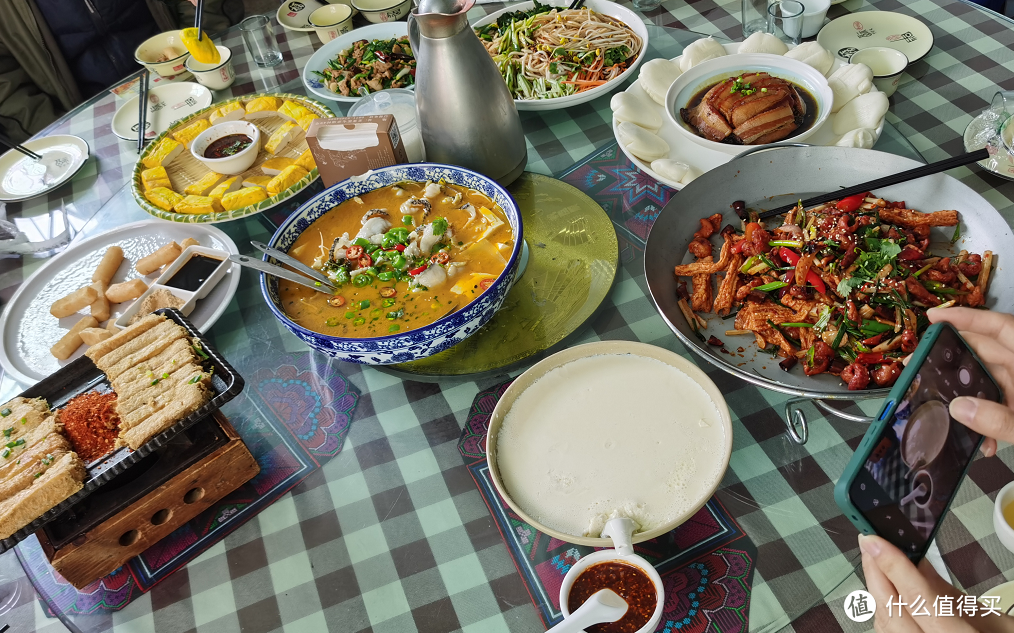 旅行就要边走边吃：舌尖上的昆明，盘点我在昆明吃到的各种美食