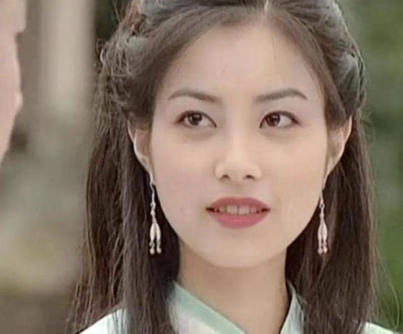 同样是演美人鱼，钟丽缇董璇惊艳，杨幂辣眼，甘婷婷像“水鬼”