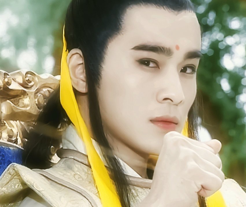 回眸一笑百媚生！男人魅起来太欲了，这6位的回眸杀让人惊艳