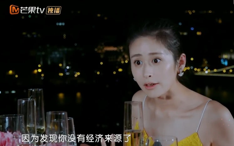 颖儿：父母为了她分居7年，她与丈夫AA制，生完孩子9天就复出拍戏