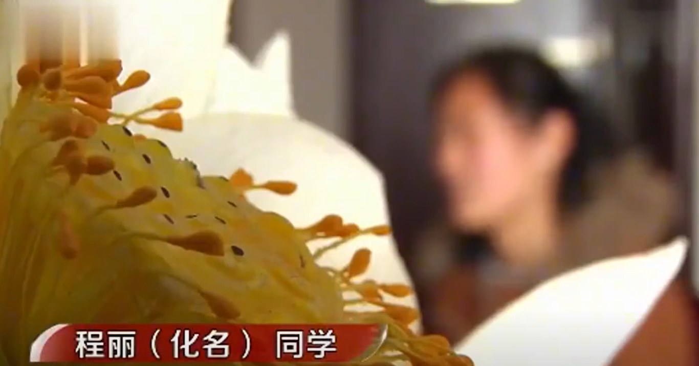 16年大学生误入歧途，被逼上绝路从8楼跳下，一段短信让父亲崩溃