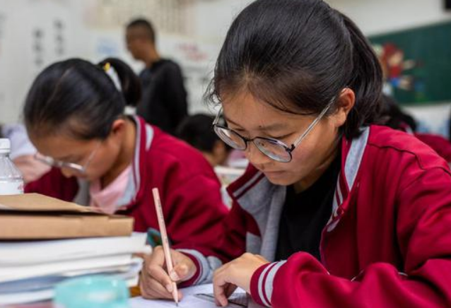 211大学被分成不同层次，财经类很吃香，暨大和苏大位列第二档