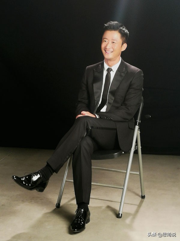 俞灏明的脸、谢霆锋的手、成龙全身是伤，辉煌背后是血泪