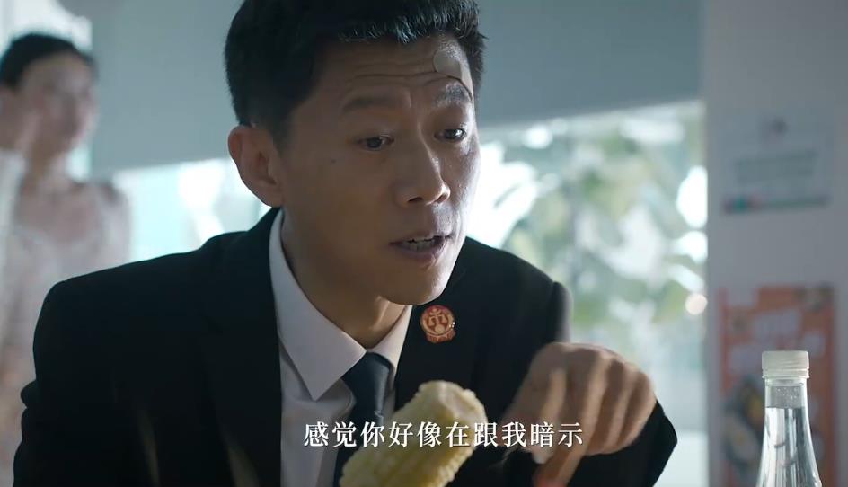 罗晋《庭外》今晚6点开播，阵容强大，3大看点啥都有，有大剧看了