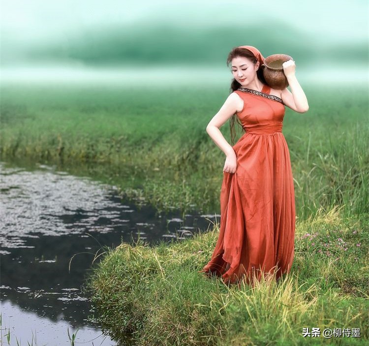 中老年阿姨拍照，手腳無處安放怎么辦？2個字?jǐn)z影技巧就解決