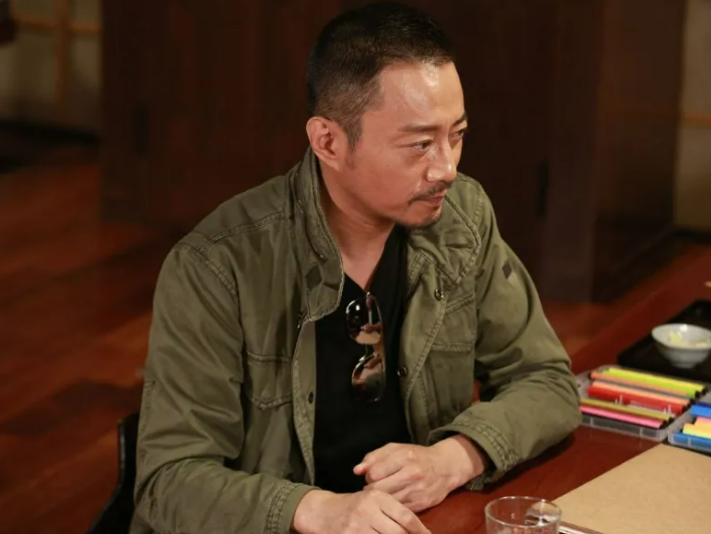 张涵予：44岁爆红后婚姻出现危机，今糟糠妻子成了他的“心病”