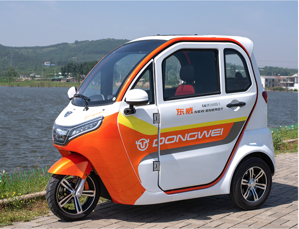 全新升级的二代诺亚qg51,定位高端三轮篷车,汽车级全新外观,侧面线条