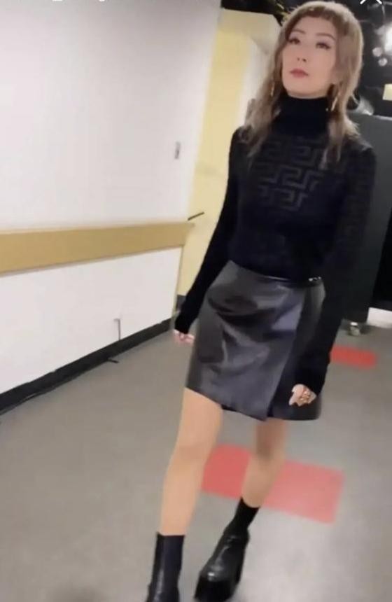 越瘦越丑的10位女星，个个皮松肉垮，脸无二两肉