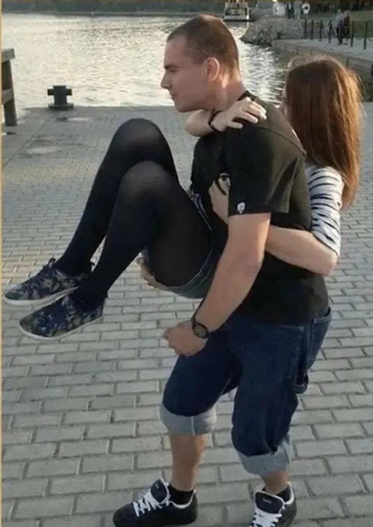 美人鱼上岸了图片