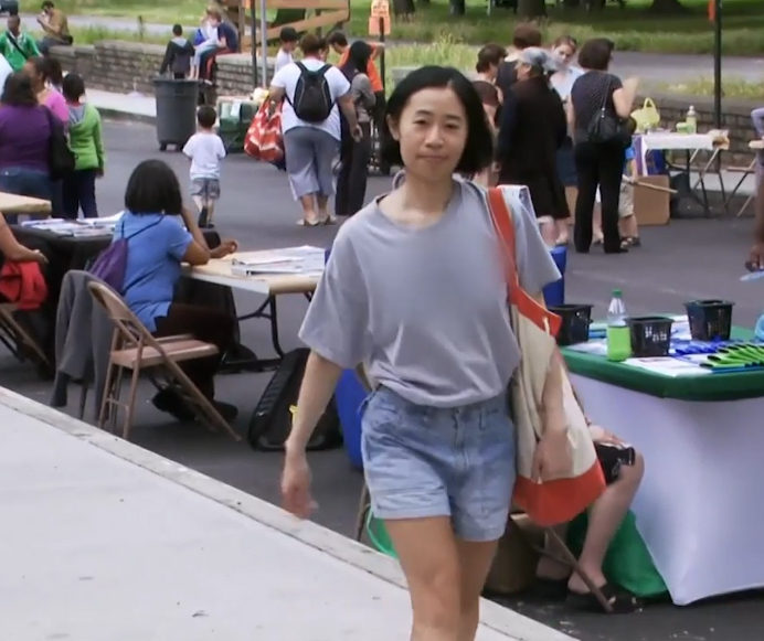 哈佛毕业女白领：20年不买内衣，厕纸晾干重复用，在纽约买套房