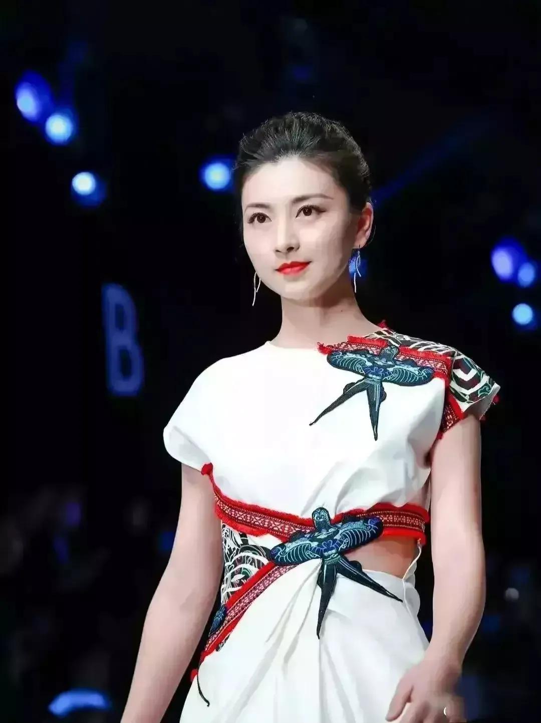 《甄嬛传》中沈眉庄温婉大气