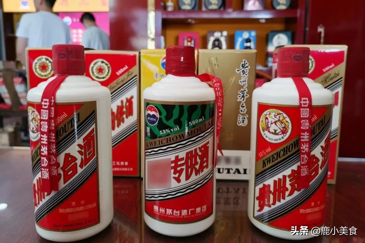 春节和亲友喝酒,“2类白酒”别带上桌,难喝易上头,还会遭人嫌