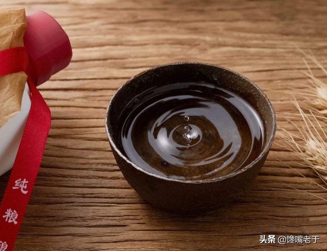 白酒原料表：水在前面，就不是纯粮酒？这个鉴定方法到底对不对？