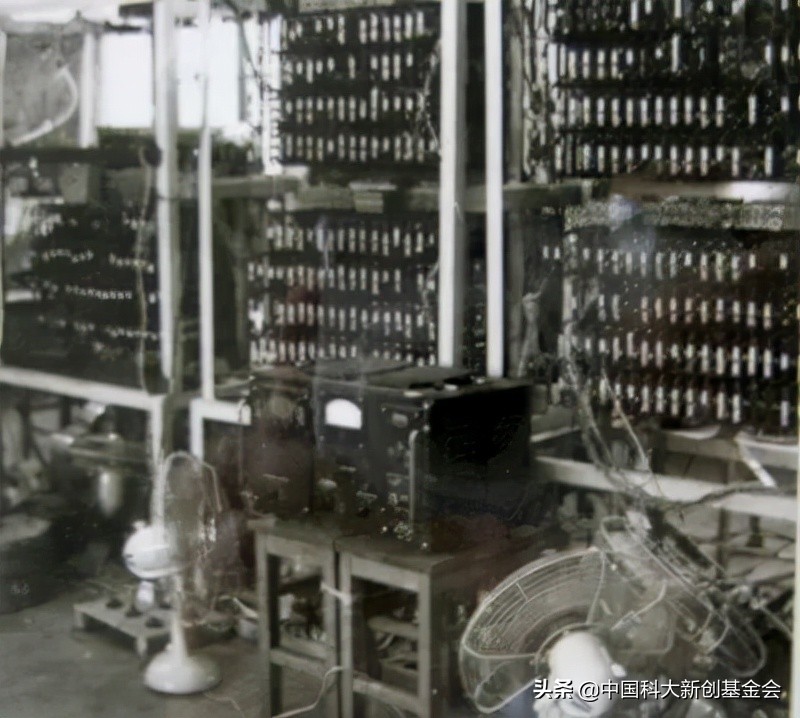 谁是第一个计算机系？