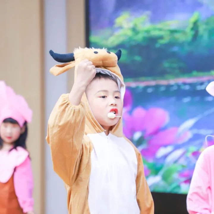 花田花绽，阅读悦心｜双流区黄甲小学举行读书节之阅读表演赛