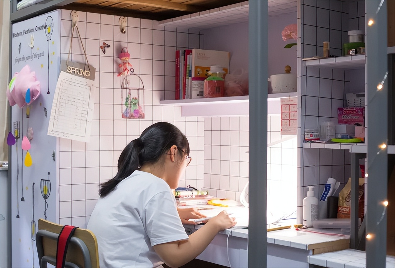 大学生校外租房成趋势，网友吐槽娇生惯养，实际是“破财免灾”