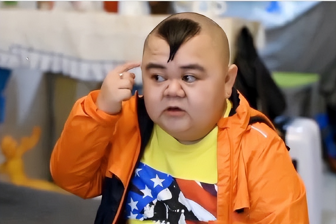 张荣的开挂人生！侏儒症患者二婚娶娇妻，如今一家五口幸福美满