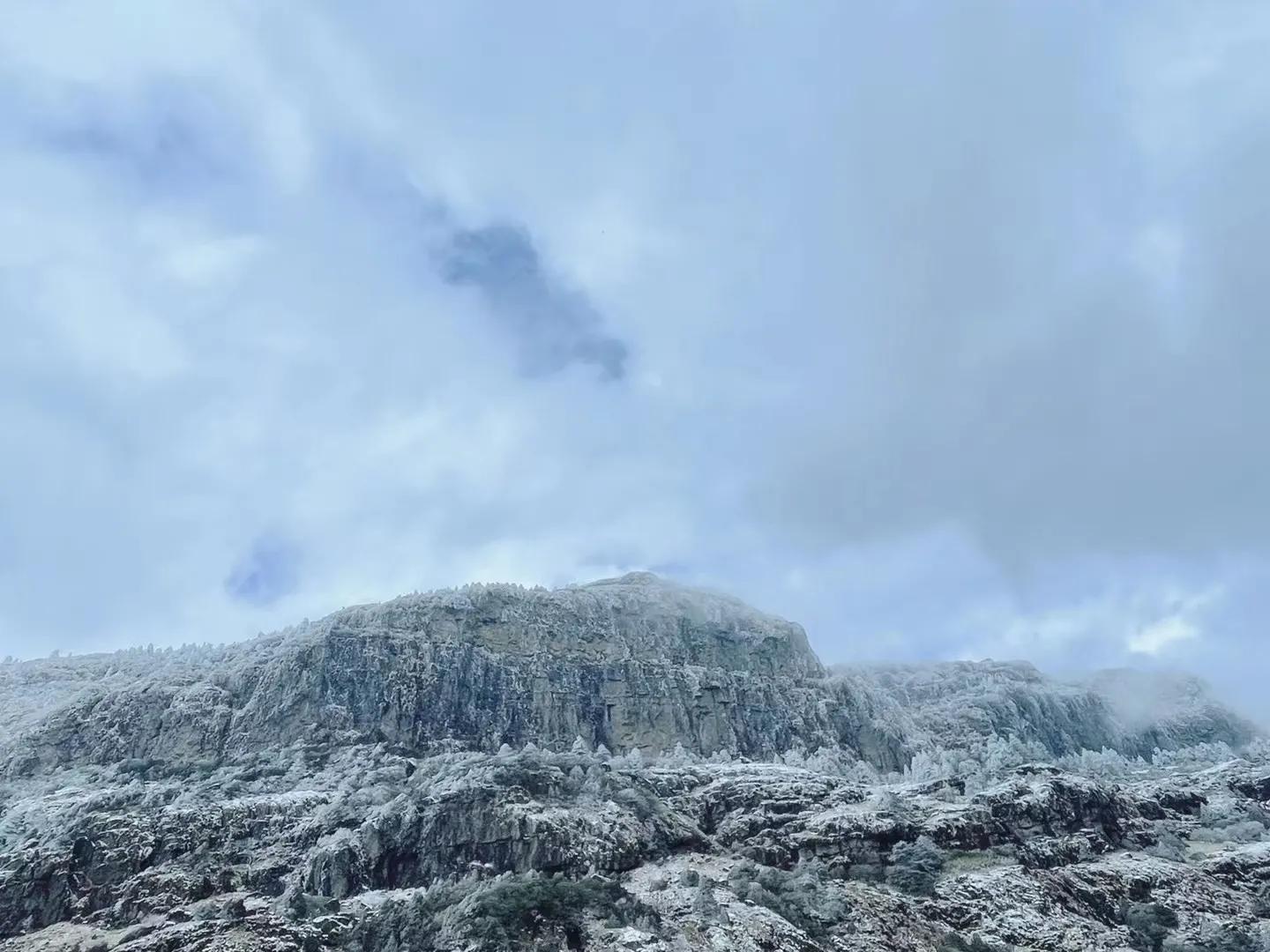 最美的雪景当属峨眉山，一切宛如仙境