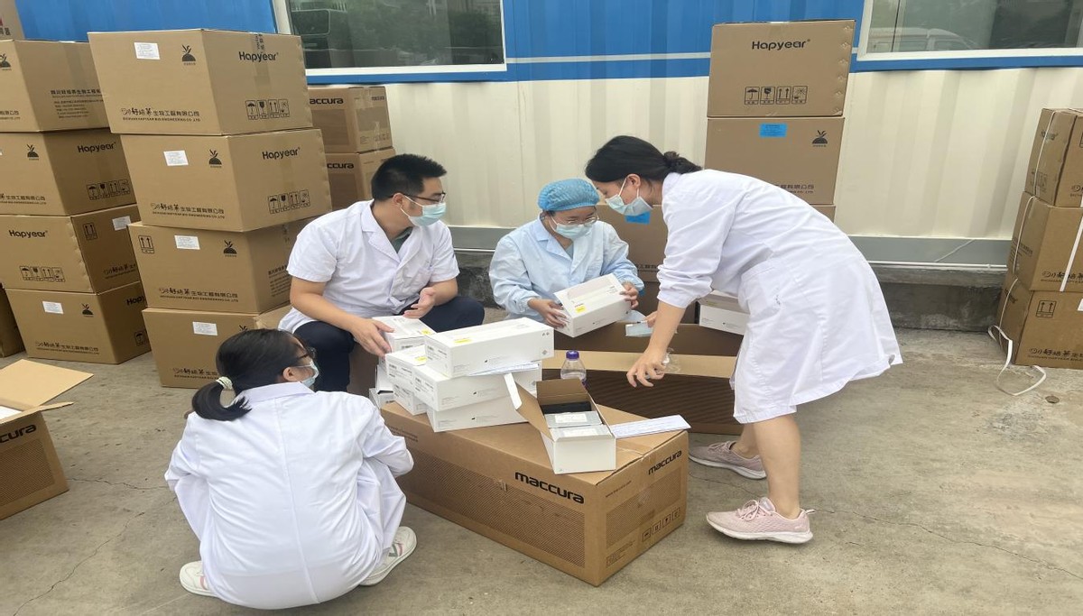 遂宁市安居区人民医院全力投入全区大规模核酸采样任务