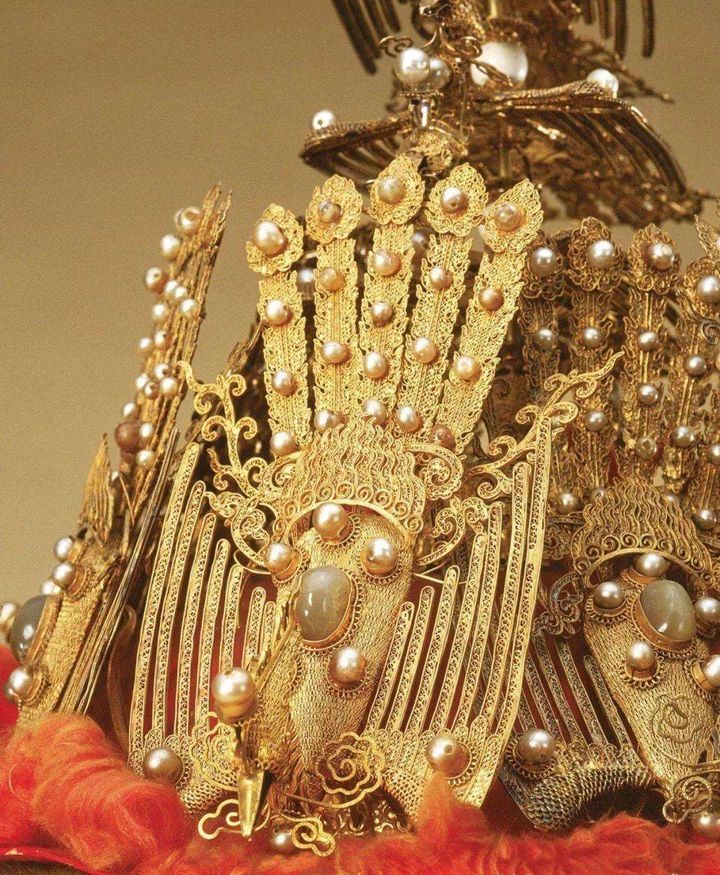 冬暖夏凉有讲究,是这奢华的"冬朝冠"