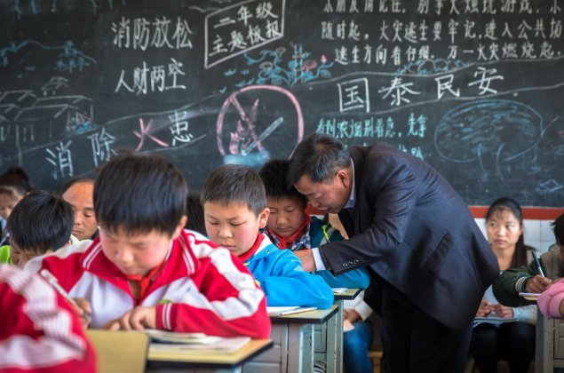 教师工资或将上涨，部分地区已经率先开始落实，老师们有福了