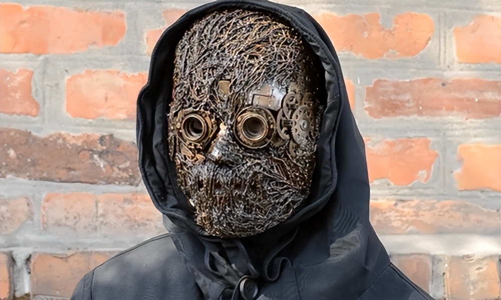 乌克兰艺术家的蒸汽朋克风面具,把密集恐惧症看沉默了