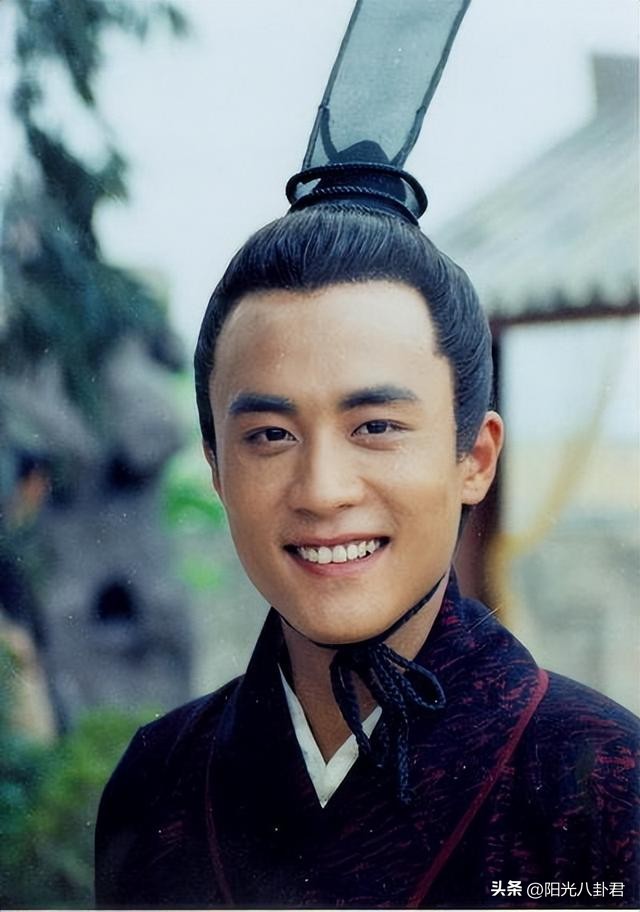 初见时青葱少年，再见时“人间油物”，这6位男星集体把路走窄了