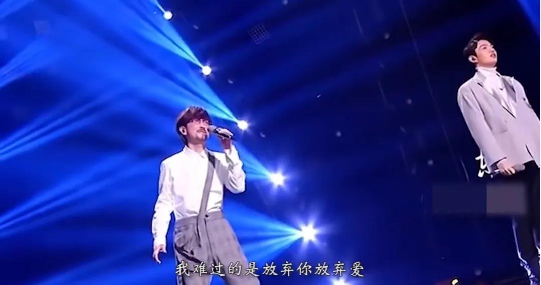 爆笑神评论：按照今年的菜价，这朵花不便宜吧！哈哈哈