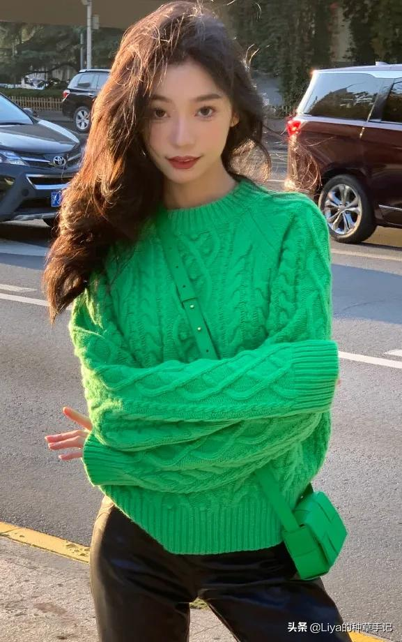 为什么女生每年年底总要烫一次头发?