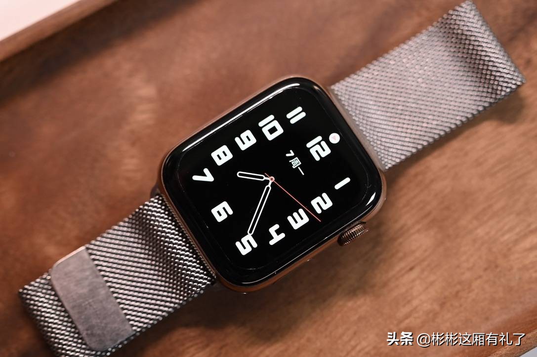 你是否也一样？2022年从老手机到背包的EDC分享