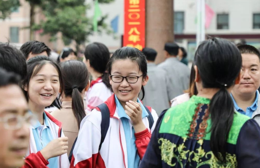 “取消中考，16岁直接上大学”，北大教授一番话，让家长态度不一