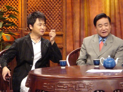 歌坛伉俪冯晓泉与曾格格：“421家庭”的幸福与烦恼