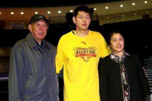 莫科为什么不去nba(莫科：27岁结婚，婚后5个月妻子离世，再婚和妻子照顾前妻父母)